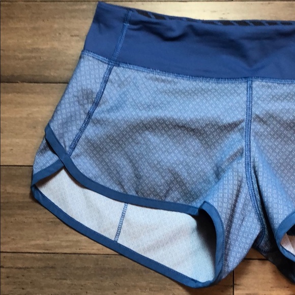 NWOT Lululemon run: speed short 4-way stretch 2.5” - Picture 2 of 15
